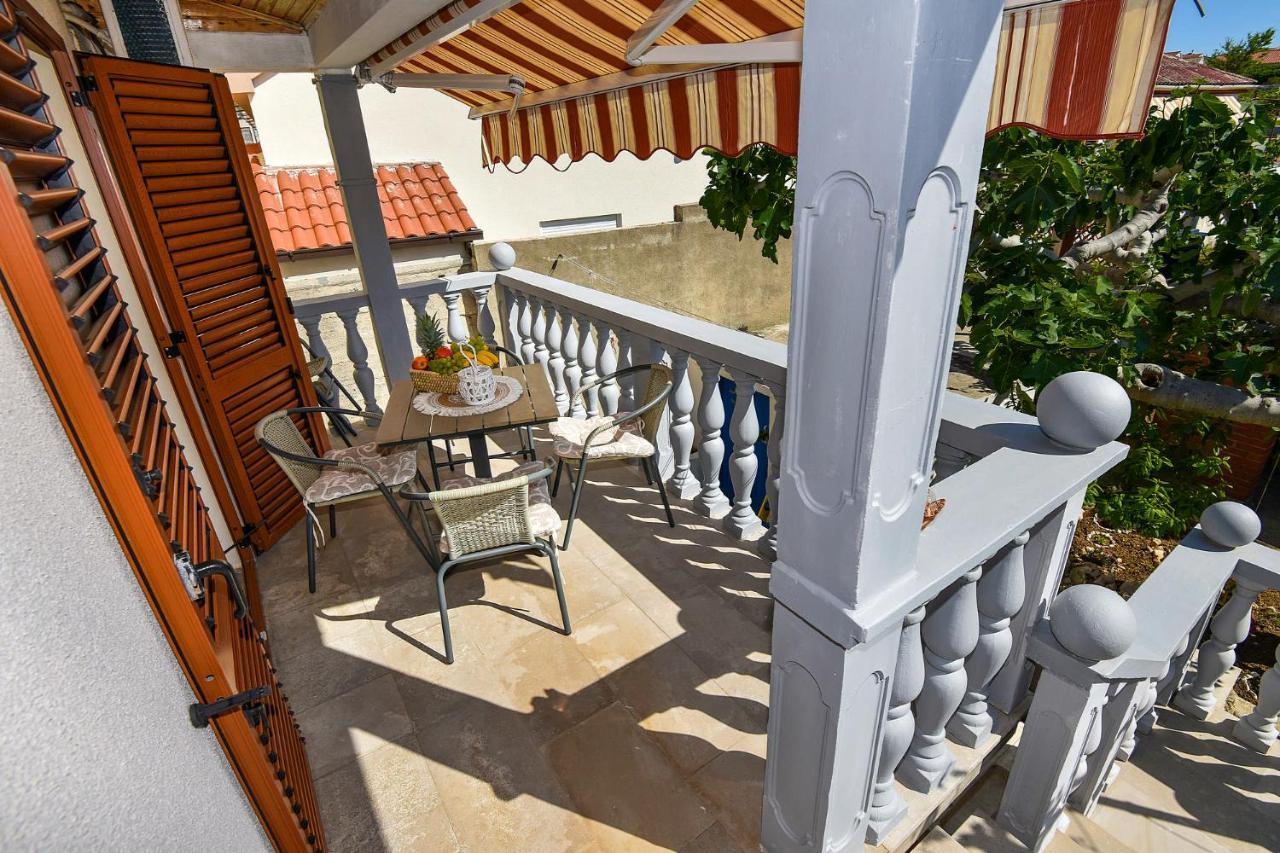 Lana Apartman Zadar Bagian luar foto