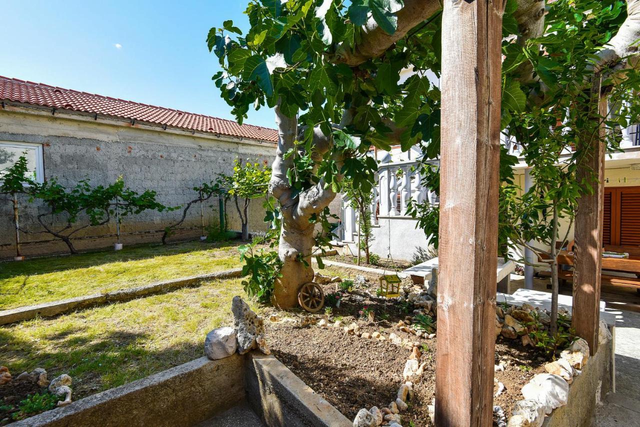 Lana Apartman Zadar Bagian luar foto