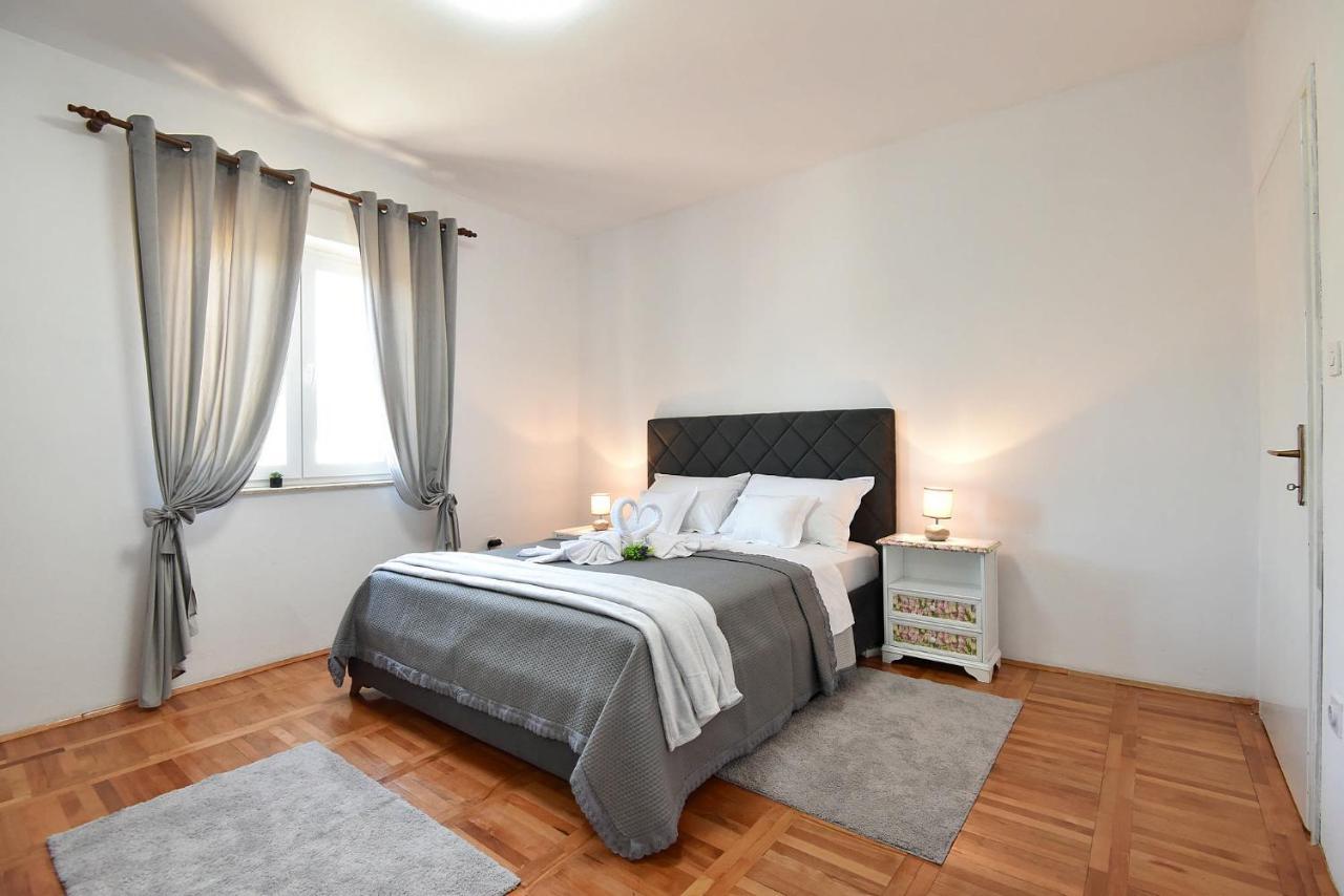 Lana Apartman Zadar Bagian luar foto